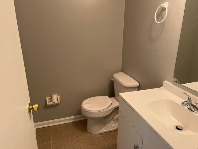 Building Photo - 3417 Tishoff Ct