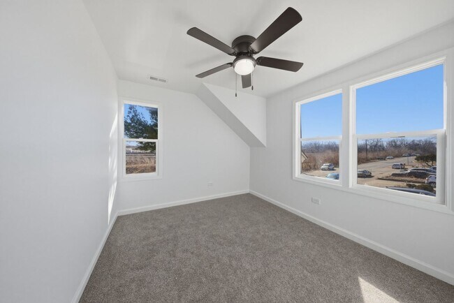 Building Photo - 835 Bishop Ave