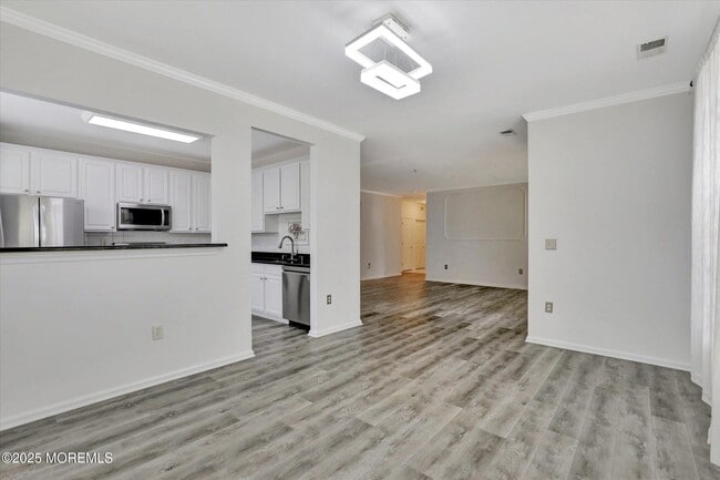 Building Photo - 337 St Andrews Pl