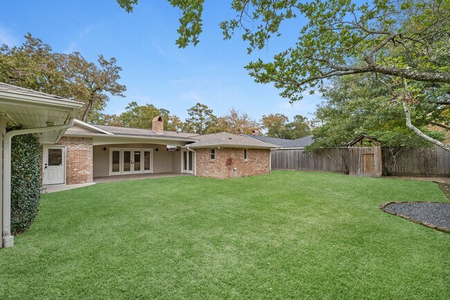 Building Photo - 10211 Candlewood Dr