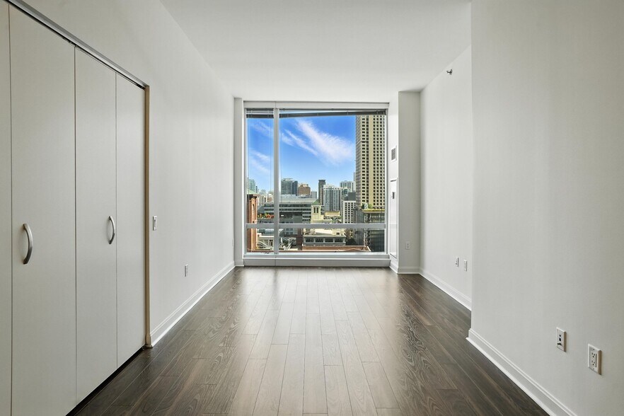 Building Photo - 112 W Wacker Dr