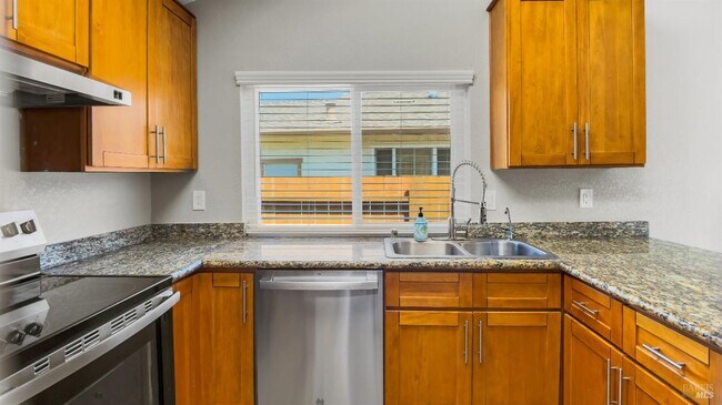 Primary Photo - 340 Mokelumne Dr