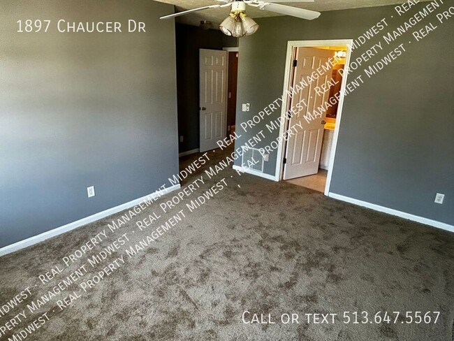 Building Photo - 1897 Chaucer Dr