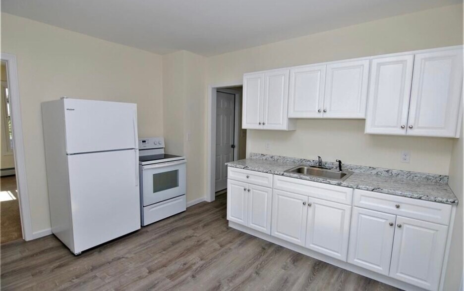 Building Photo - 19 D'Annunzio Ave