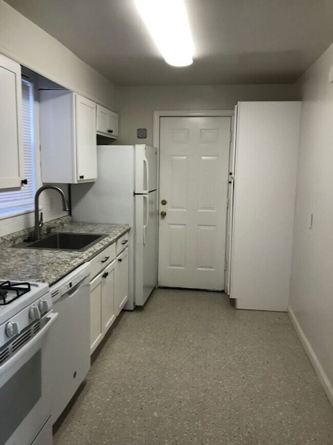 Building Photo - Gorgeous Cheverly Colonial With a Finished  Basement! 3 Beds and 1.5 Baths!