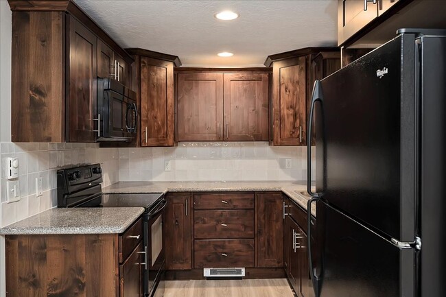 Building Photo - Newly Renovated North End Boise Apartments