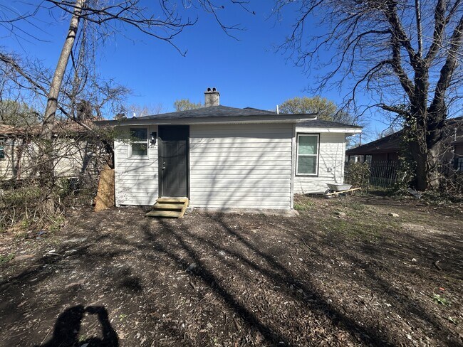 Building Photo - 895 Kney St