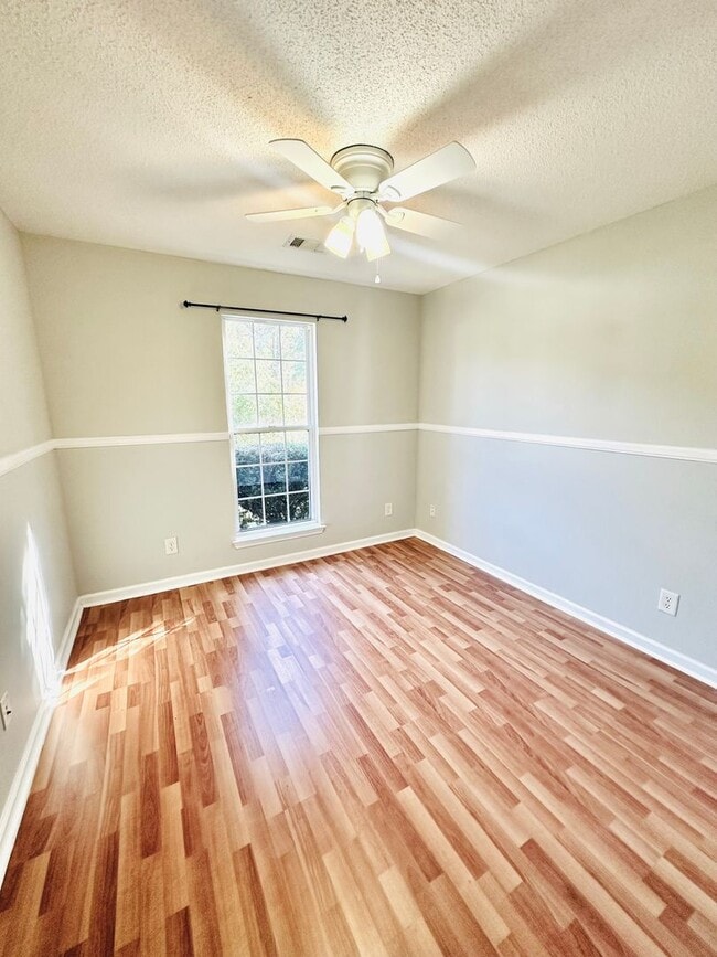 Building Photo - 206 Roaring Forks Dr