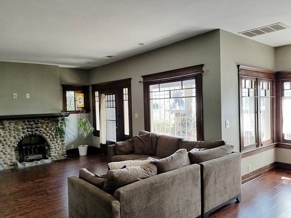 Living Room - 257 Windward Ave