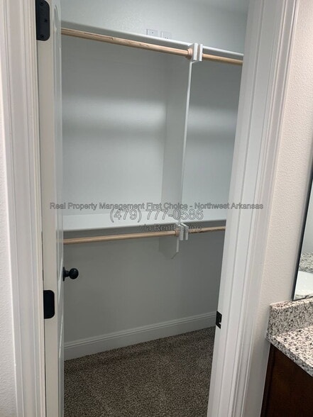 Building Photo - 2131 Tallgrass Ter