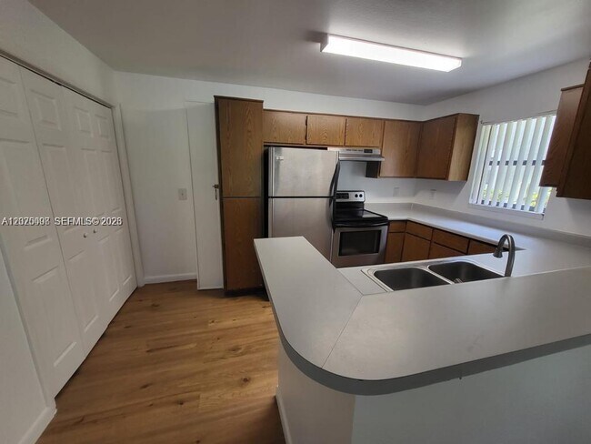 Building Photo - 4028 NW 87th Ave
