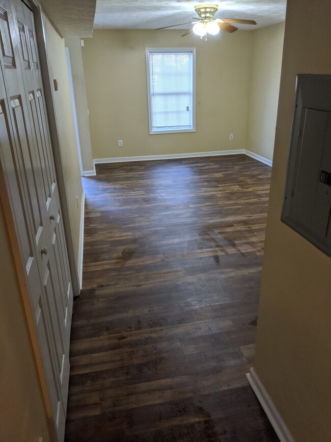 Building Photo - Carlton Street Townhomes