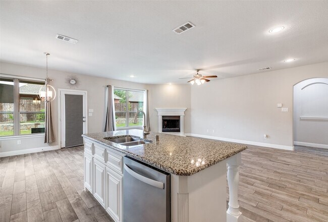 Building Photo - 16333 Amistad Ave