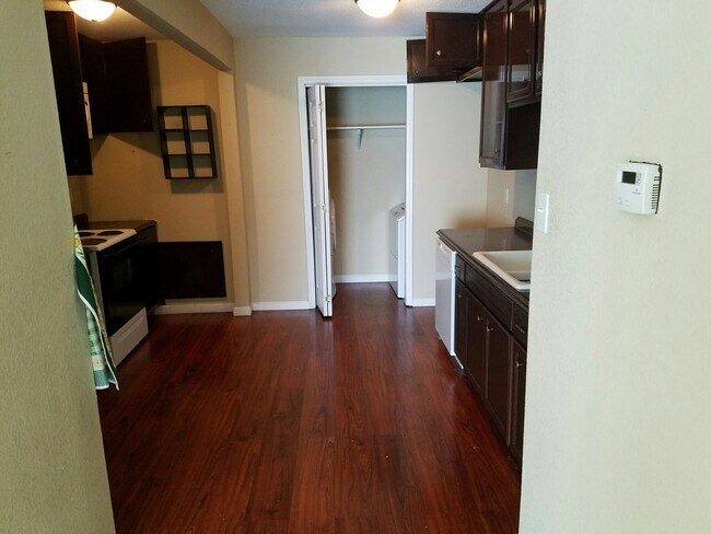 Building Photo - 23242 Pebworth Pl