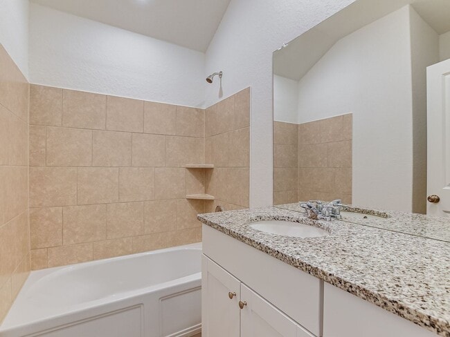 Building Photo - BULVERDE - Upgraded 4 BR/3BA One-Story - HIDDEN TRAILS!