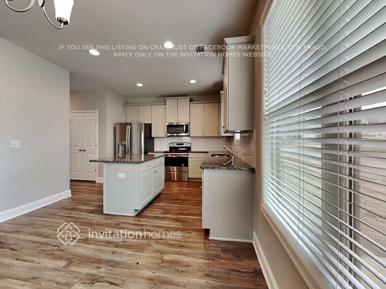 Building Photo - 203 Sage Dr