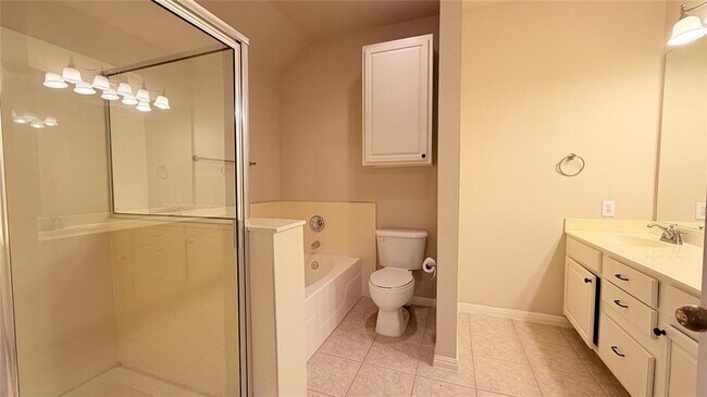 Building Photo - 5515 Davis Ln