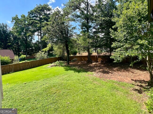 Building Photo - 6695 Courtney Dr