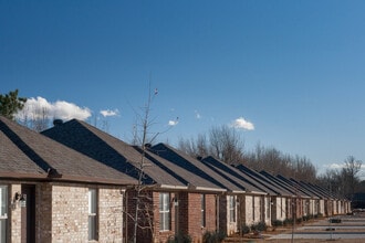 Building Photo - 325 Story St