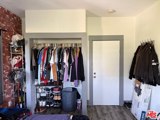 Building Photo - 316 N Bixel St