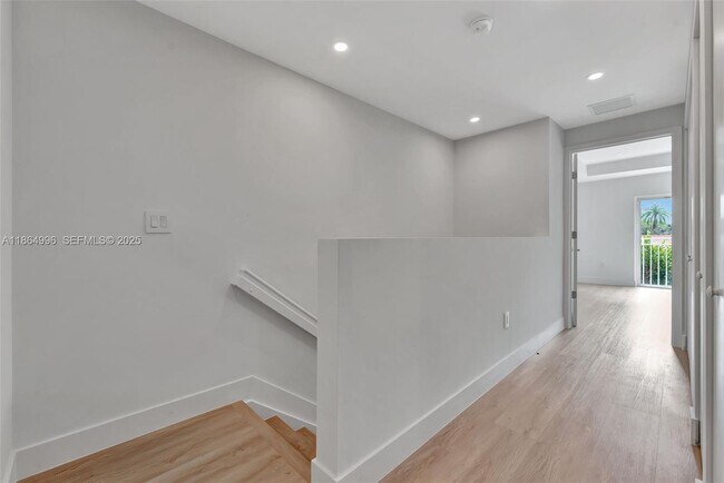 Building Photo - 1563 NW 94th Way