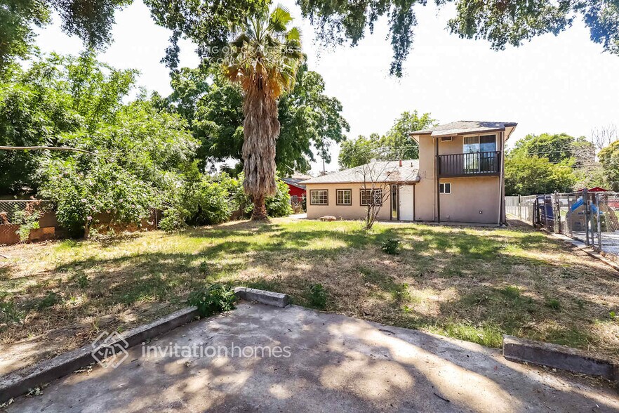 Building Photo - 425 Jasmine Ave