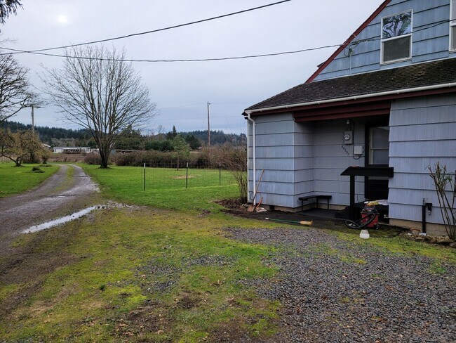 Building Photo - 3- bedroom 2-bathroom home in Pleasant Hill