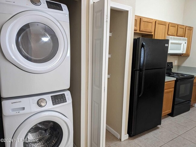 Building Photo - 9556 Armelle Way