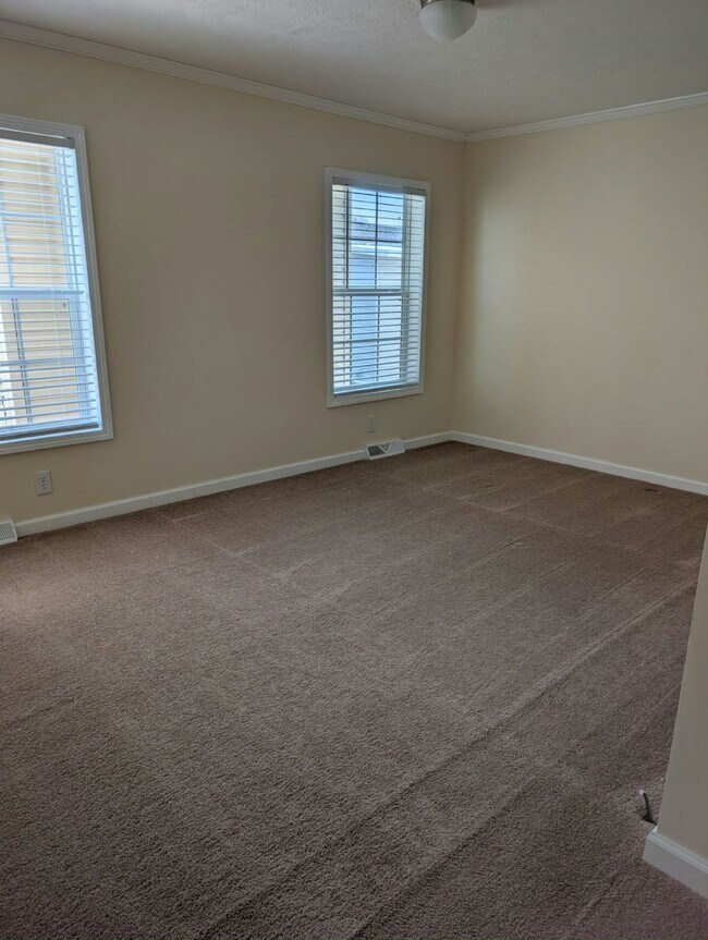 Building Photo - 52553 Elmcrest Ct