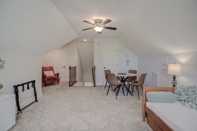 Building Photo - Fully Furnished, Short Term Rental, 1 Mont...