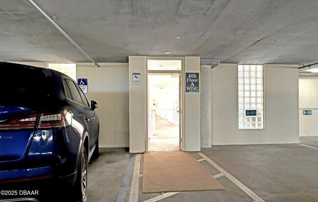 Building Photo - 4670 Links Village Dr