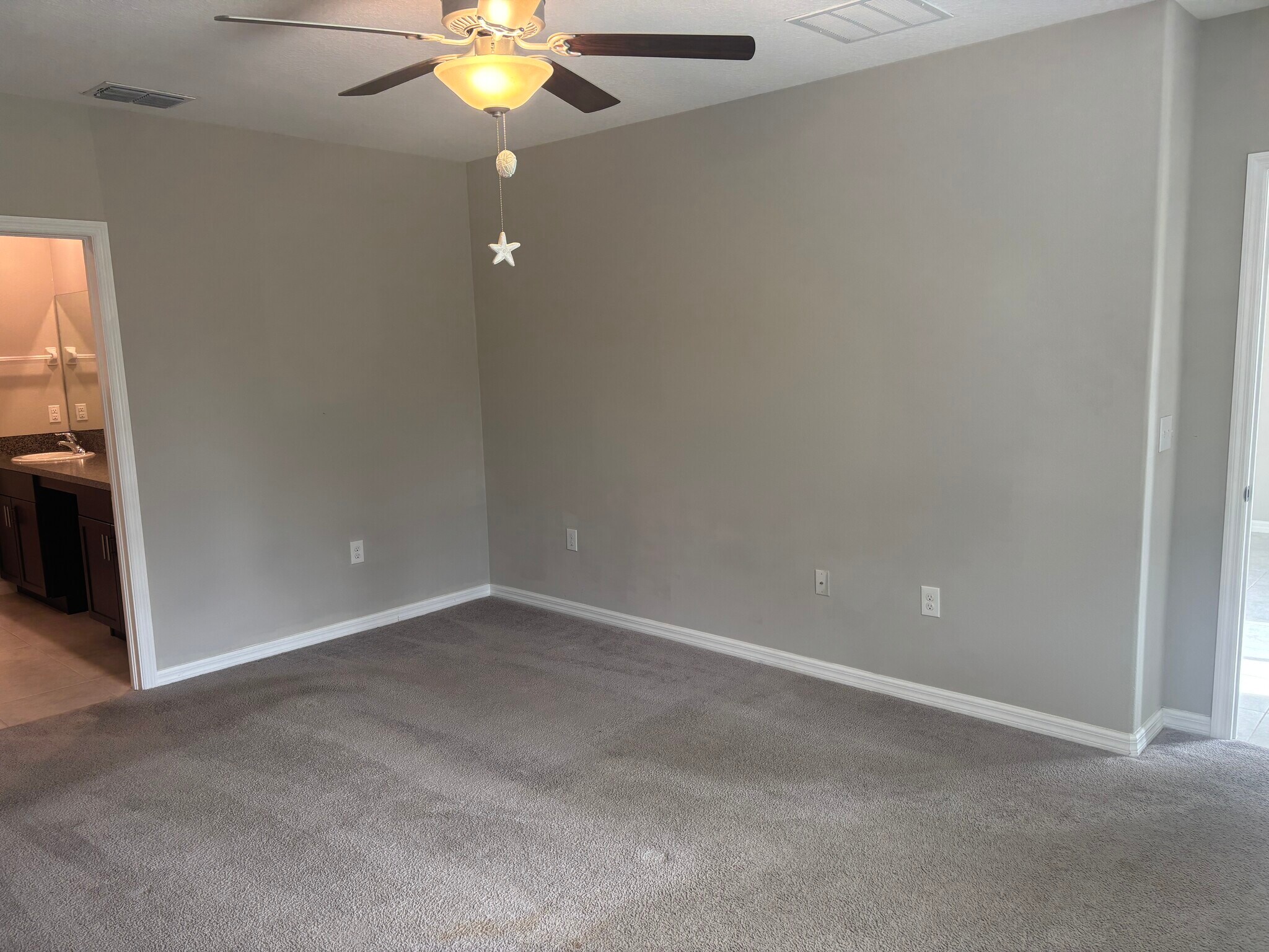 Building Photo - 9663 Channing Hill Dr