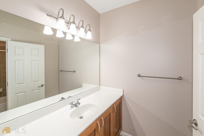 Building Photo - 6221 Spalding Dr