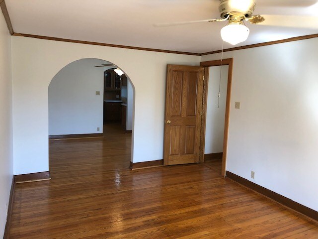 Building Photo - 512 W Wing St