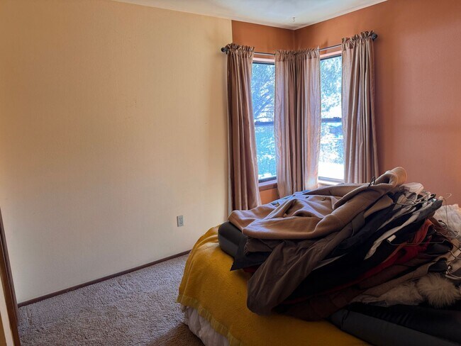 Building Photo - 3 Bedroom, 2 Bathroom Home in Tijeras, NM