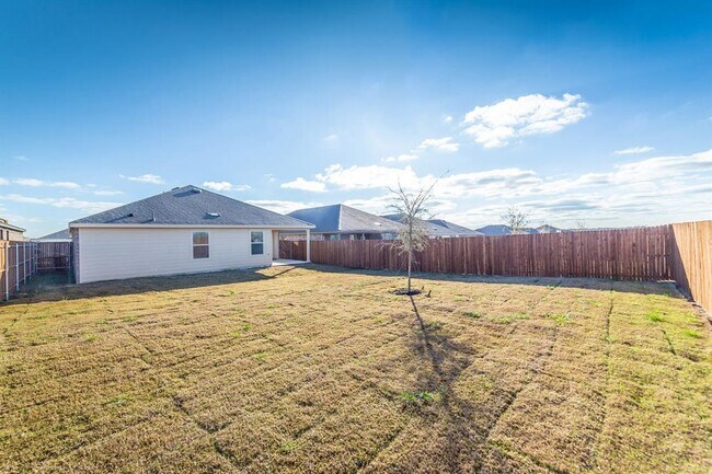 Building Photo - 913 Alton Dr