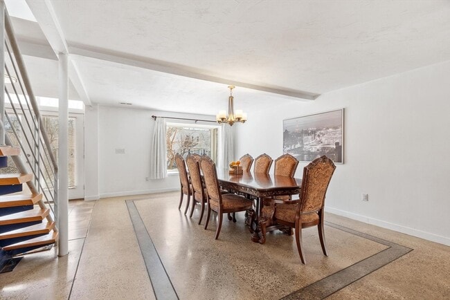 Building Photo - 5 Avondale Ave