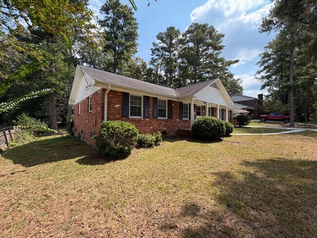 Building Photo - 105 Coker Dr