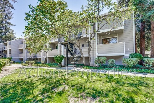 Primary Photo - 297 Stonegate Cir
