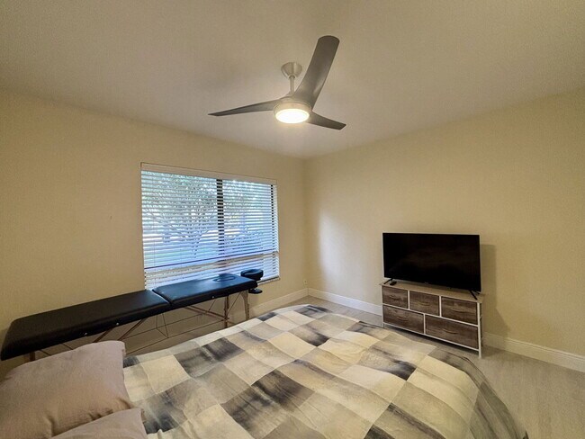 Building Photo - 9135 San Ambrosio Dr