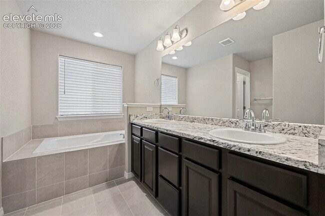 Building Photo - Beautiful 5 Bed + Office Home with 3-Car Garage in Desirable Lorson Ranch!