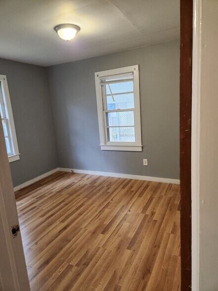 Building Photo - 630 14th St SE