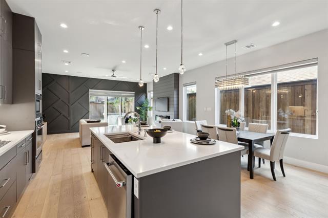 Building Photo - 2228 Wycliff Ave