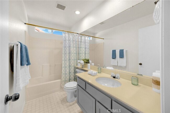 Building Photo - 27472 Swallow Ct