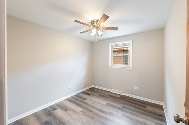 Building Photo - 8533 Massasoit Ave