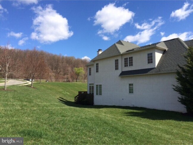 Building Photo - 17 Landon Way