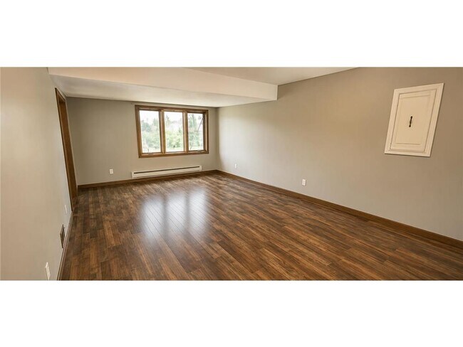 Building Photo - 8317 Idaho Ave N
