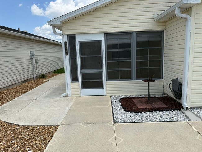 Building Photo - 2829 Burgos Dr