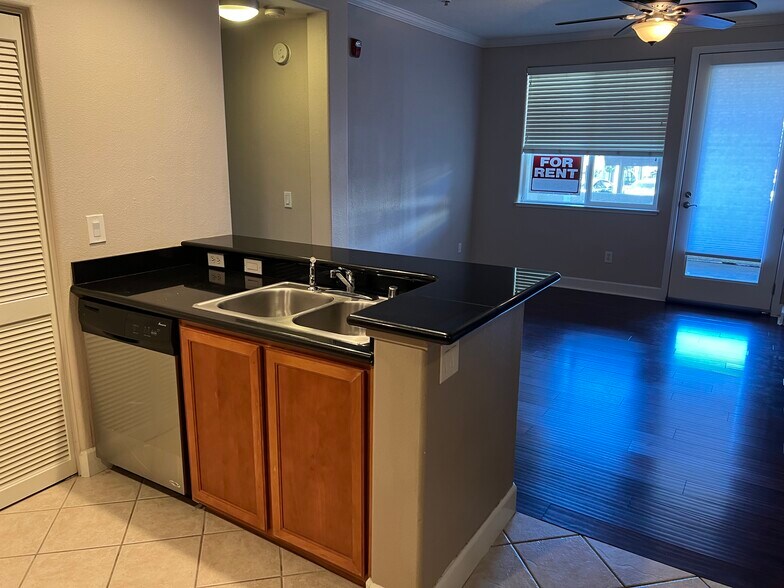 Building Photo - 1501 Secret Ravine Pky