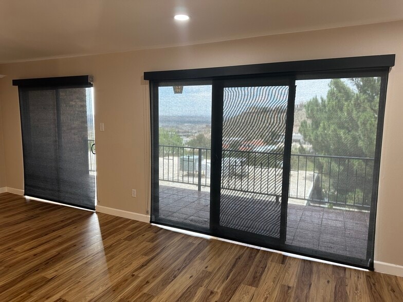 Solar shades closed - 4800 N Stanton St